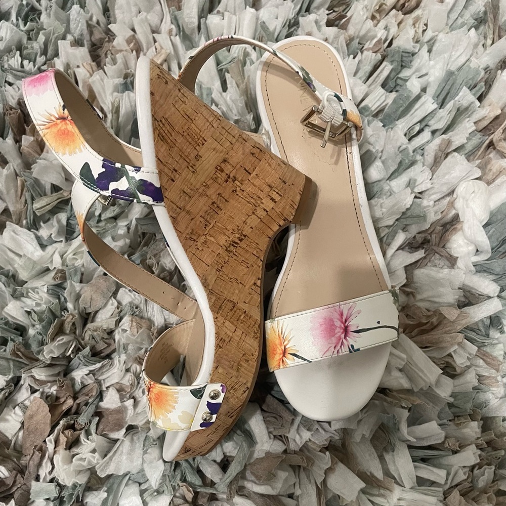 Shoes - Picture 2 of 4